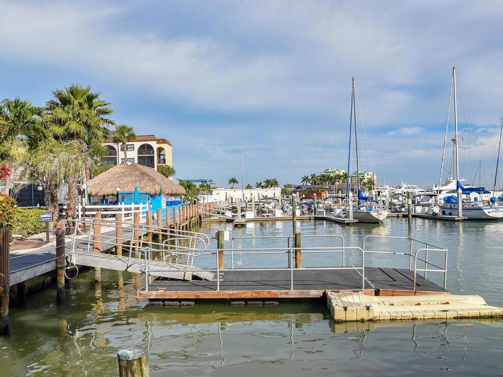 Knot A Care Remodeled Direct Water Access Condo With Ocean And Pool Views Now Sleeps Six マルコ・アイランド エクステリア 写真
